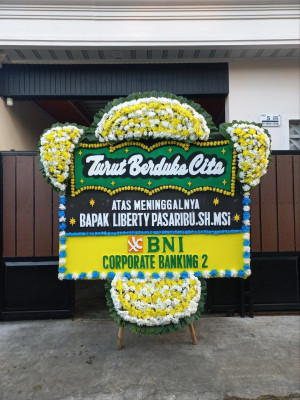 Papan Bunga Duka di Negeri Olok Gading