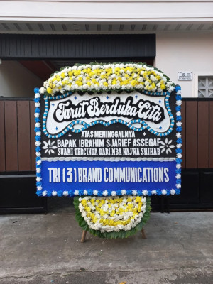 Papan Bunga Duka di Negeri Olok Gading
